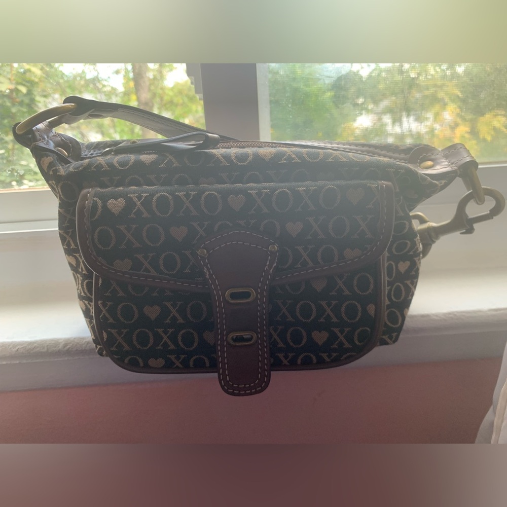 XOXO Patterned Shoulder Bag